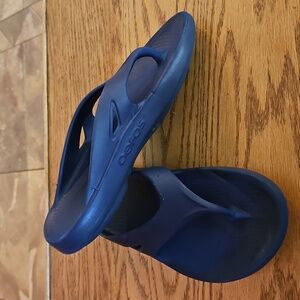 OOFOS Thong Sandals Recovery Flip Flops Comfort Blue Mens 11